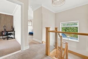 LAKESIDE LODGE- click for photo gallery